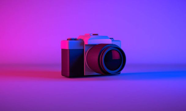 3D Rendering, Realistische mock up vintage camera op zijaanzicht schot, neon blauw paarse kleuren verlichting en achtergrond. - Foto, afbeelding