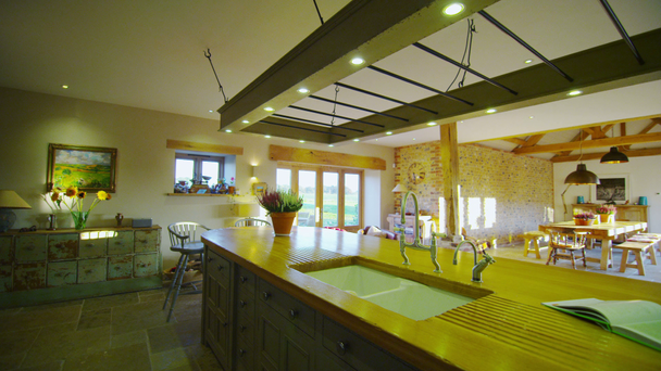 Área de cocina en casa de campo con estilo
 - Metraje, vídeo