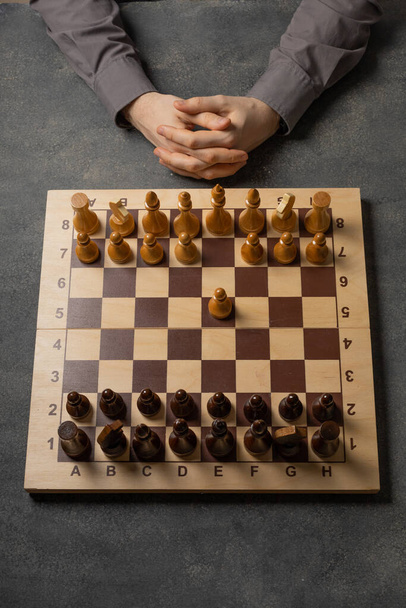 The first pawn move in a chess game - Valokuva, kuva