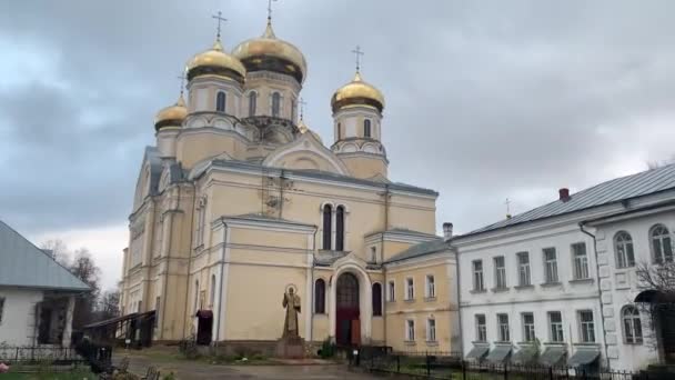 Γυναικείο μοναστήρι Καζάν Vyshny Volochek Tver  - Πλάνα, βίντεο