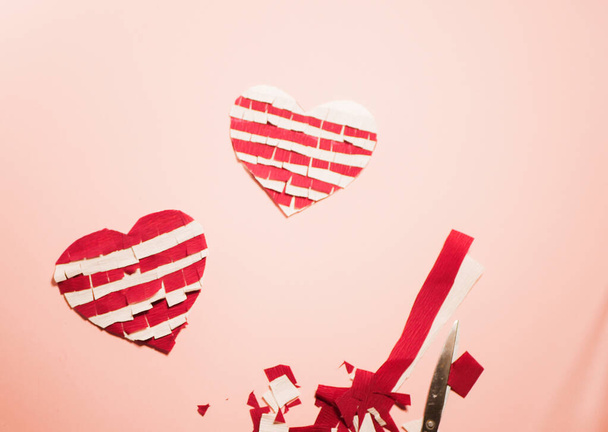 Adım adım sevgililer günü kartı hazırlıyorum. Kalp şeklinde. Üst görünüm rehberi  - Fotoğraf, Görsel