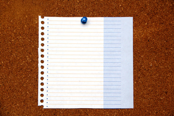 білі нотатки для важливих повідомлень, мотивації та нагадування на дошці
 - Фото, зображення