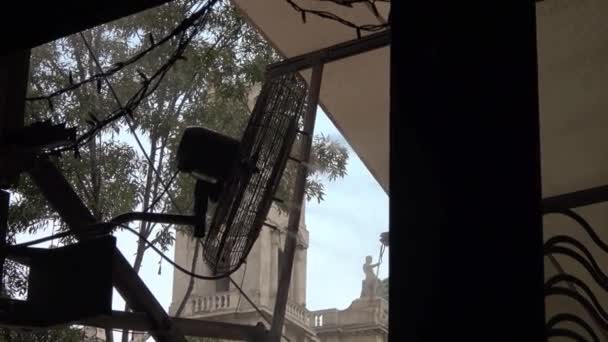 Охолоджуючий вентилятор туману для води в силуеті
 - Кадри, відео