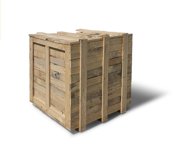 Деревянный ящик изолирован на белом - Фото, изображение