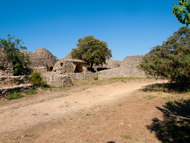 Стародавні сільськогосподарських надвірних будівель в селі bories, Франції - Фото, зображення