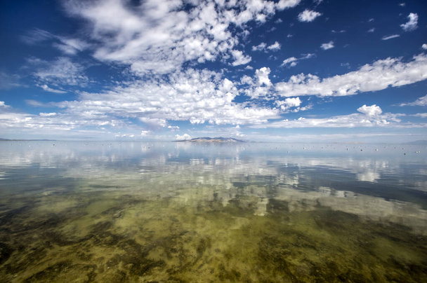 Increíble fondo de pantalla de escritorio. El Gran Lago Salado. Estados Unidos Estado de Utah - Foto, Imagen