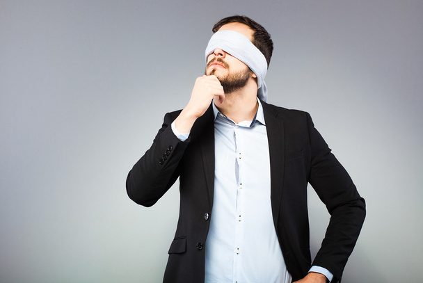 Blindfolded elegant man - Fotoğraf, Görsel