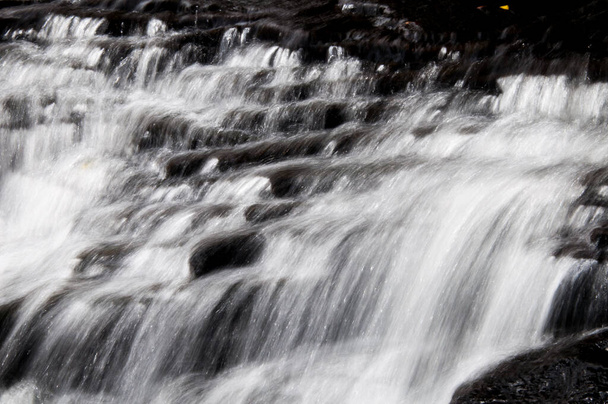 vodopád na skalách ve Veranopolis, Rio Grande do Sul - Fotografie, Obrázek