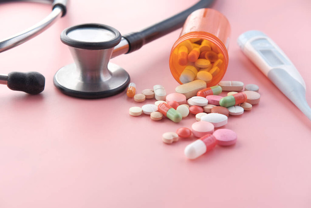 Close up of many colorful pills and capsules  - Valokuva, kuva
