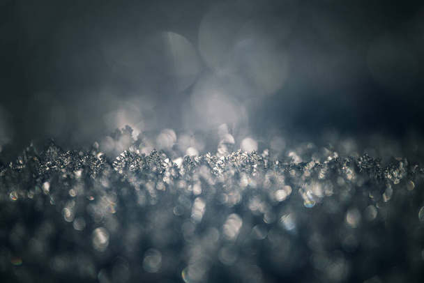 cristaux de glace sur la surface de la neige - Photo, image