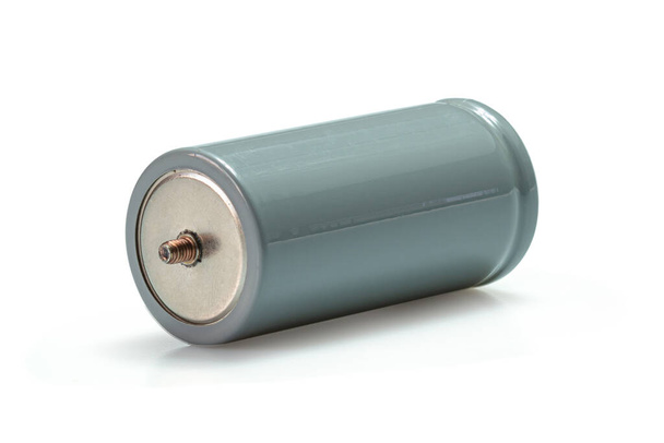 LiFePO4 12V Lithium-Eisenphosphat-Batteriezelle für Wohnmobile, Outdoor-Solaranlagen und Off-Grid-Anwendungen isoliert auf weißem Hintergrund mit Clipping-Pfad, selektiver Fokus. - Foto, Bild
