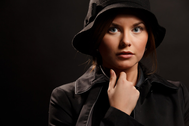 Beautiful woman in coat, hat - Фото, зображення