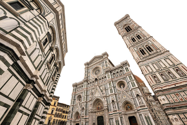 Kathedraal van Florence, Santa Maria del Fiore, met de klokkentoren van Giotto en het doopkapel van San Giovanni. UNESCO werelderfgoed, Toscane, Italië, Europa. Geïsoleerd op witte achtergrond. - Foto, afbeelding