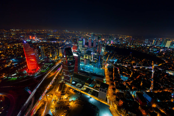 Istanbul Nacht Luftaufnahme, hohe Gebäude und Plätze. - Foto, Bild