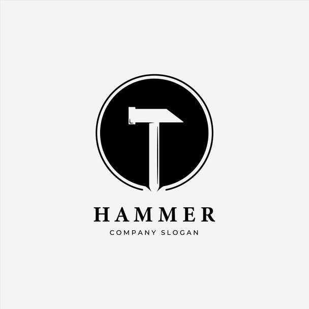 Hammer Logo Vector Design Illustration Vintage, Carpenter House, Concept of Workplace with Carpentry, Sign of Blow - Vektori, kuva