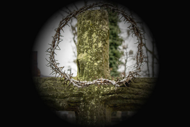 Cross and crown of thorns. Death and suffering - Photo, Image