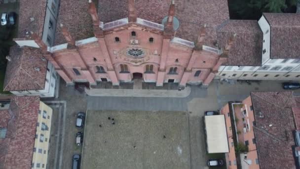 Drone näkymä keskiaikainen kaupunki Pavian Italiassa - Materiaali, video