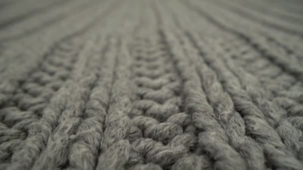 Zbliżenie szara tkanina dzianina tło tekstury - Materiał filmowy, wideo