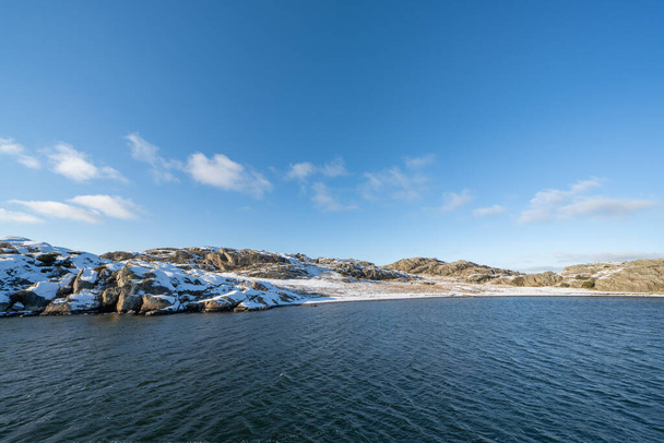 Branno en invierno, esta isla es parte del archipiélago del sur de Goteborg - Foto, Imagen