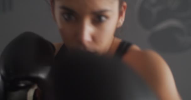 boxing girl work in gym - Footage, Video