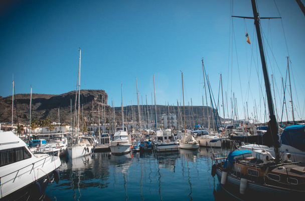 グラン・カナリアのプエルトデモガンの美しい港スペイン. - 写真・画像