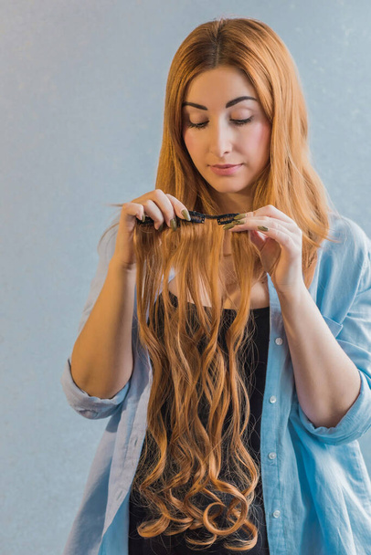 Perruques cheveux synthétiques et naturels. Concept de beauté des femmes - Photo, image