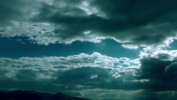 σύννεφα και τα βουνά - Πλάνα, βίντεο