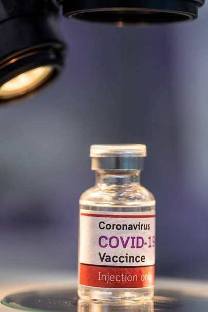 Contexte du développement et de la création d'un vaccin contre le coronavirus COVID-19 en laboratoire. (Vaccin Covid-19 en laboratoire) - Photo, image