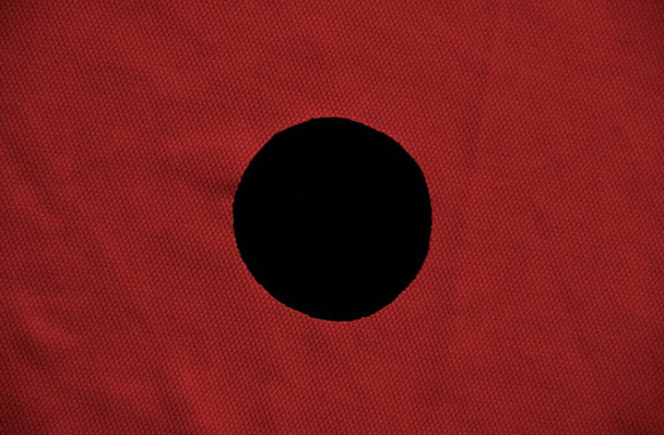 червона тканина на стільниці
 - Фото, зображення