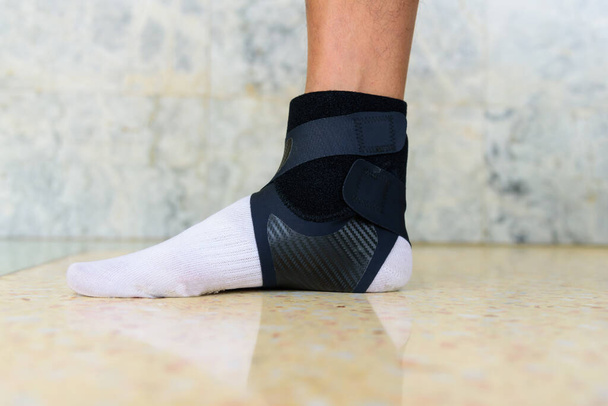 The man were Ankle support lightweight and press ankle protection anti-sprain running breathable - 写真・画像