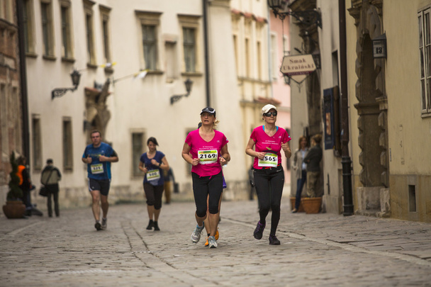 Partecipanti alla Maratona internazionale annuale di Cracovia
 - Foto, immagini