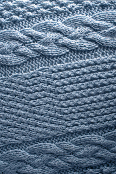 Blaue gestrickte handgemachte warme strukturierte Hintergrund Nahaufnahme. - Foto, Bild