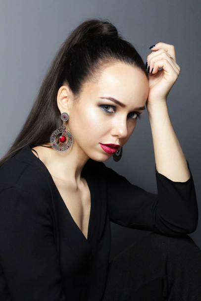 Beautiful young model, longhair girl with bright make-up, red lips - Foto, Imagem