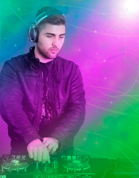 DJ spielt Disco House progressive Elektro-Musik  - Foto, Bild
