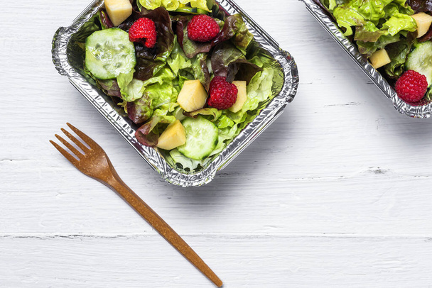 Healthy vegan Take away salad in aluminum container or food delivery. - Photo, Image