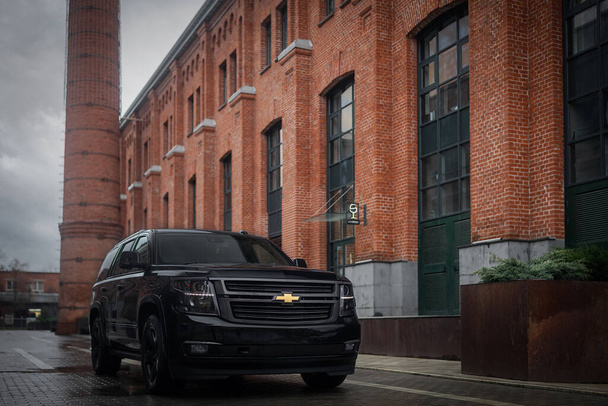 Schwarzer Chevrolet Tahoe in Moskau - Foto, Bild
