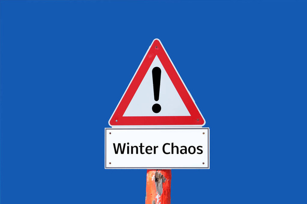 Cuidado inverno sinal de alerta caos no fundo azul - Foto, Imagem