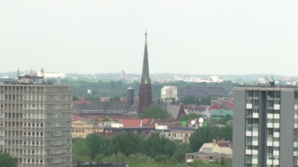 Pohled na park a budovy v Berlíně ze sloupu Victory - Záběry, video
