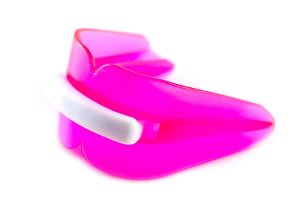 Giddaa Forró csípés Custom Fit Mouth Guard színes szájvédő fehér háttér - Fotó, kép