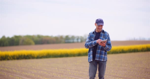 Çiftlikte çalışan Tarım Çiftçisinin Portresi - Video, Çekim