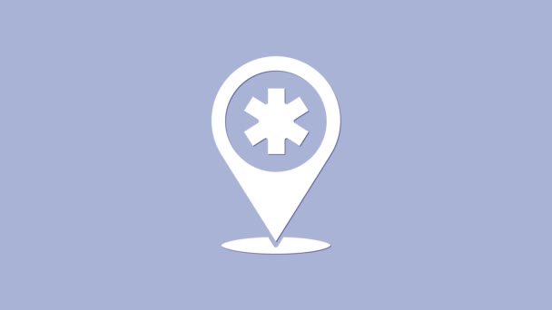 Ponteiro de mapa médico branco com ícone de hospital cruzado isolado em fundo roxo. Animação gráfica em movimento de vídeo 4K - Filmagem, Vídeo
