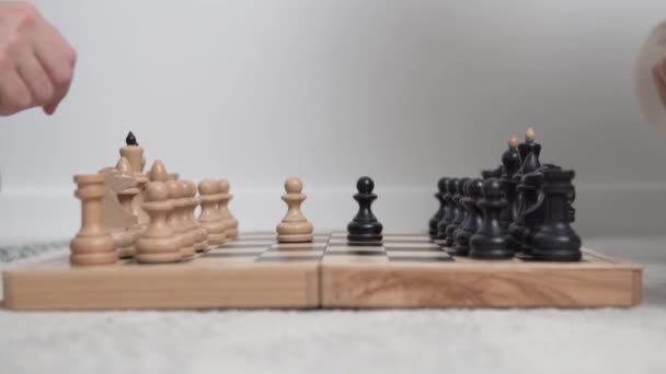 Close-up van het begin van het schaakspel - Video
