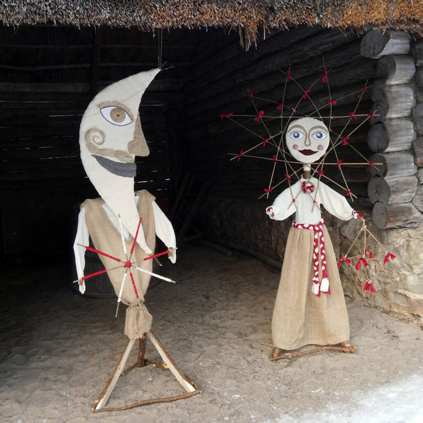 Dwie ręcznie robione szmaciane lalki "Księżyc i słońce" - Zdjęcie, obraz