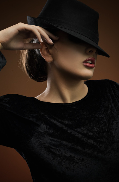 Elegant sexy lady wearing hat - Foto, Imagen