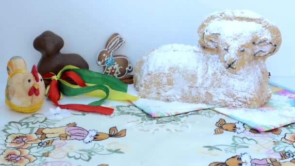 Pääsiäinen koristelu - pässi syödä, suklaa lampaat, kana ja muut koristeet
 - Materiaali, video