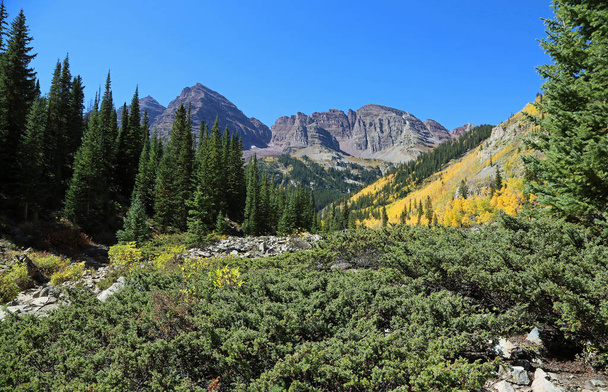 De vallei en Slapende Sexton - Rocky Mountains, Colorado - Foto, afbeelding
