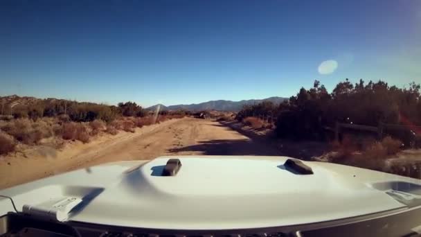 Off Roading Down Dirt Road läpi Gorman California State Park - Materiaali, video