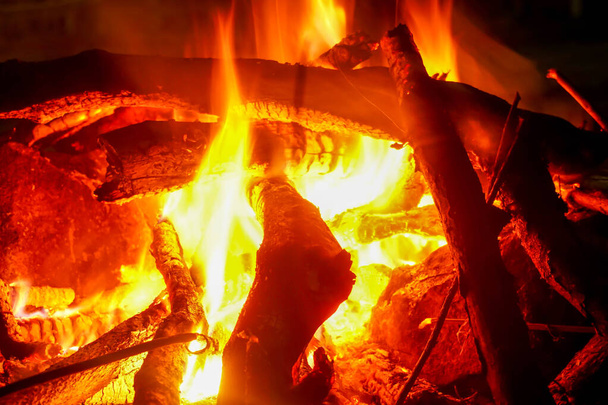 queima de fogo de madeira na lareira - Foto, Imagem