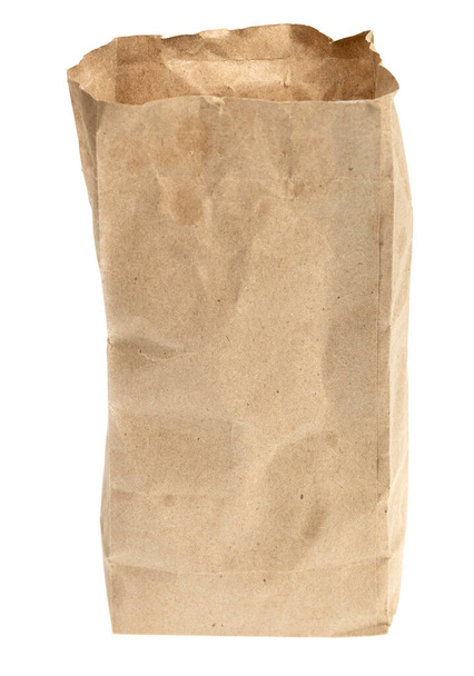 Pasta saco de papel marrom isolado no fundo branco. Saco de compras de papel reciclado no fundo branco. - Foto, Imagem