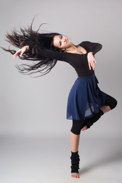 Beautiful female ballet dancer - Fotografie, Obrázek